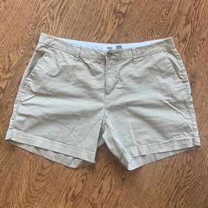 Mid-rise Everyday Short